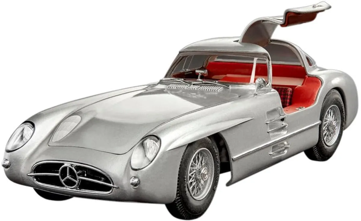 Revell 05633 1955 Mercedes-Benz 300 SLR Uhlenhaut Coupe Modelbouwpakket - 1:24 - Multi