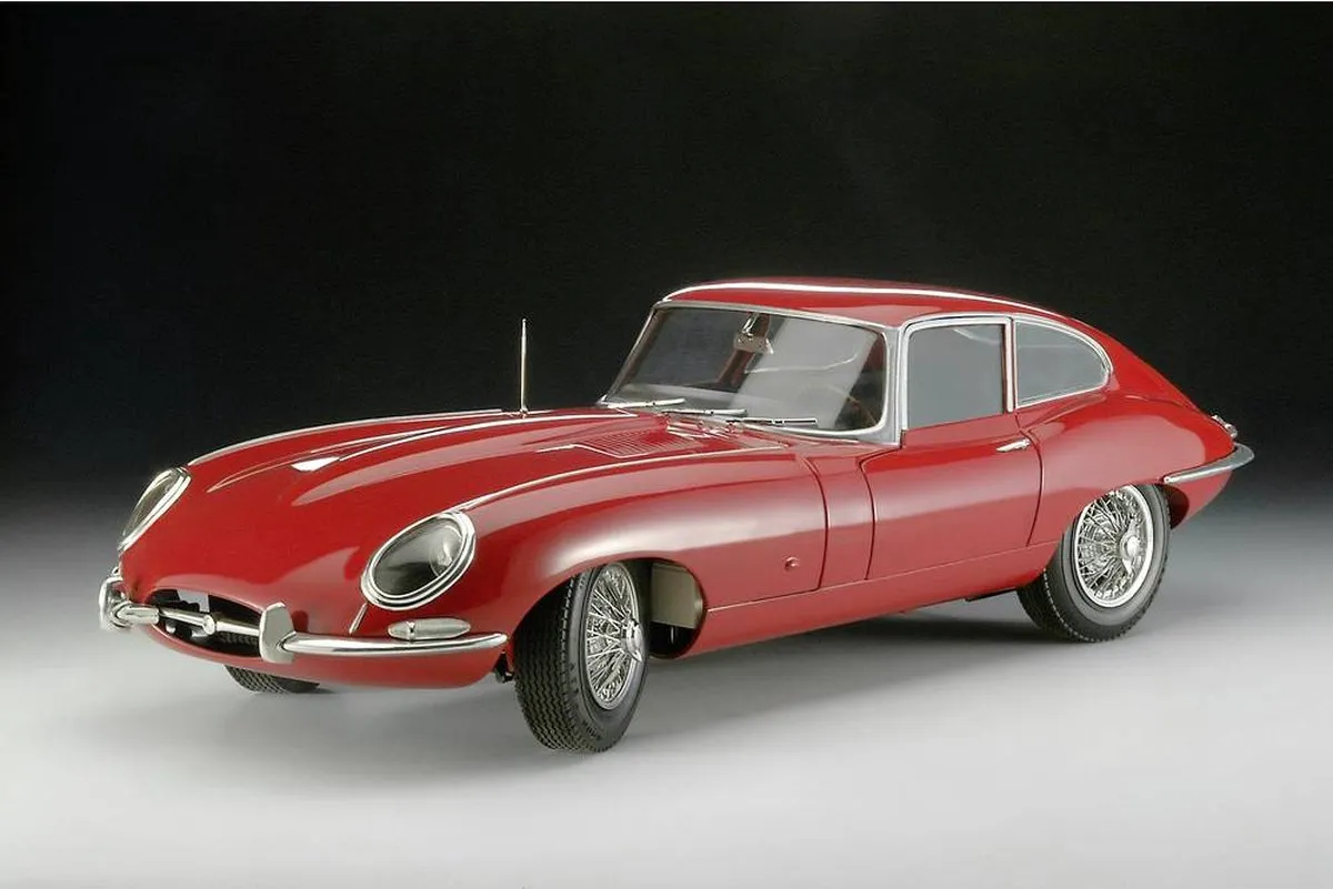 Revell Modelbouwpakket Auto - 07717 Jaguar E-Type - Oldtimer Plastic - 1:8 - Modelbouw