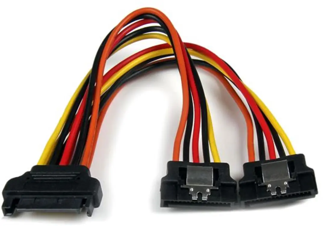 StarTech.com 15 cm vastklikkende SATA voeding-Y-splitterkabeladapter