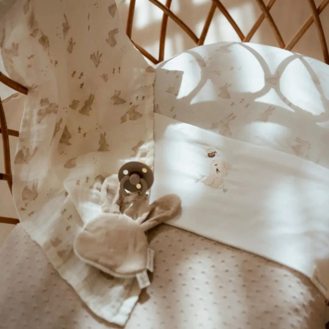 Little Dutch Newborn Naturals Ledikantlaken Baby Bunny - 110x140cm - afbeelding 2 van 6