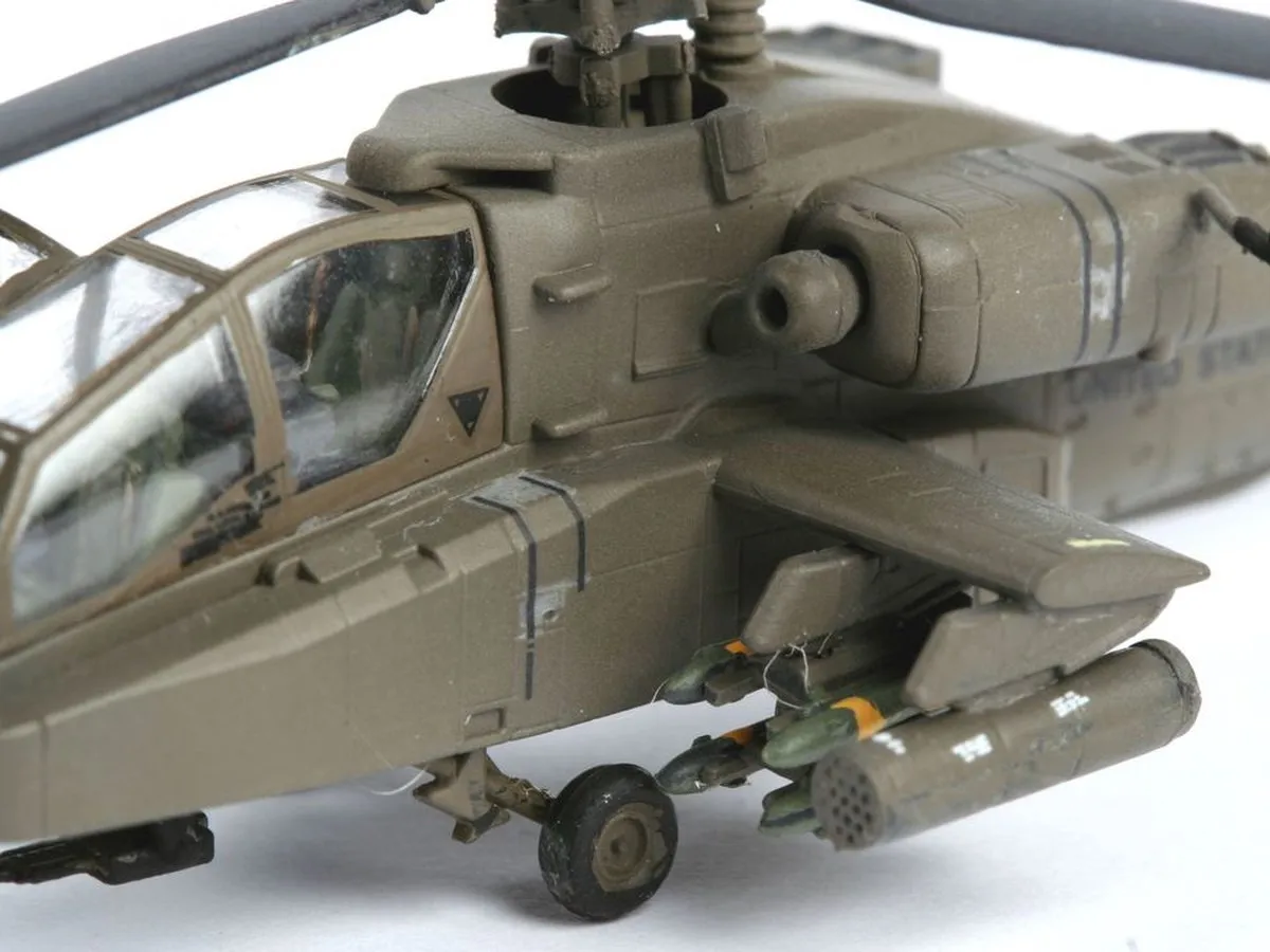 Revell 04046 AH-64D Longbow Apache Modelbouwpakket - 1:144 - Multi