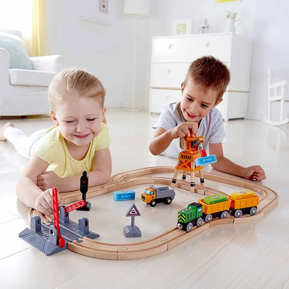 Hape Treinbaan Magneetkraan E3732 - 34-delig Multicolor