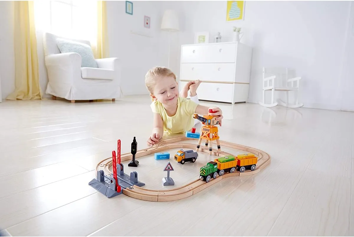 Hape Treinbaan Magneetkraan E3732 - 34-delig Multicolor