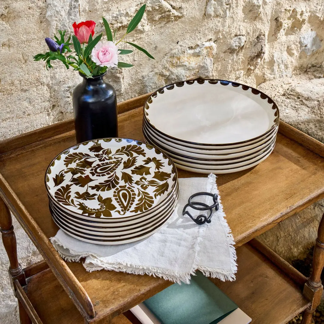 Loberon Tazira Bordenset 12-delig - 2 Designs - Weiß/Dunkelbraun