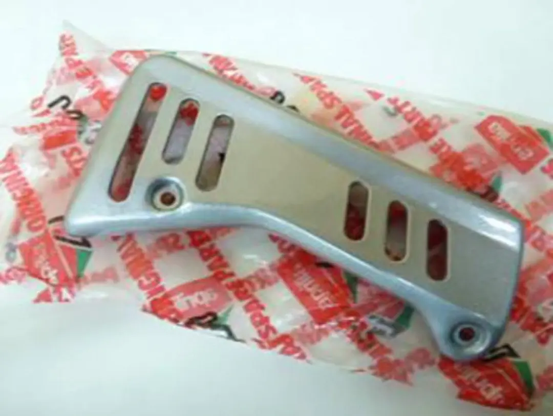 Radiateurdop voor motorfiets aprilia 280 climber 1990