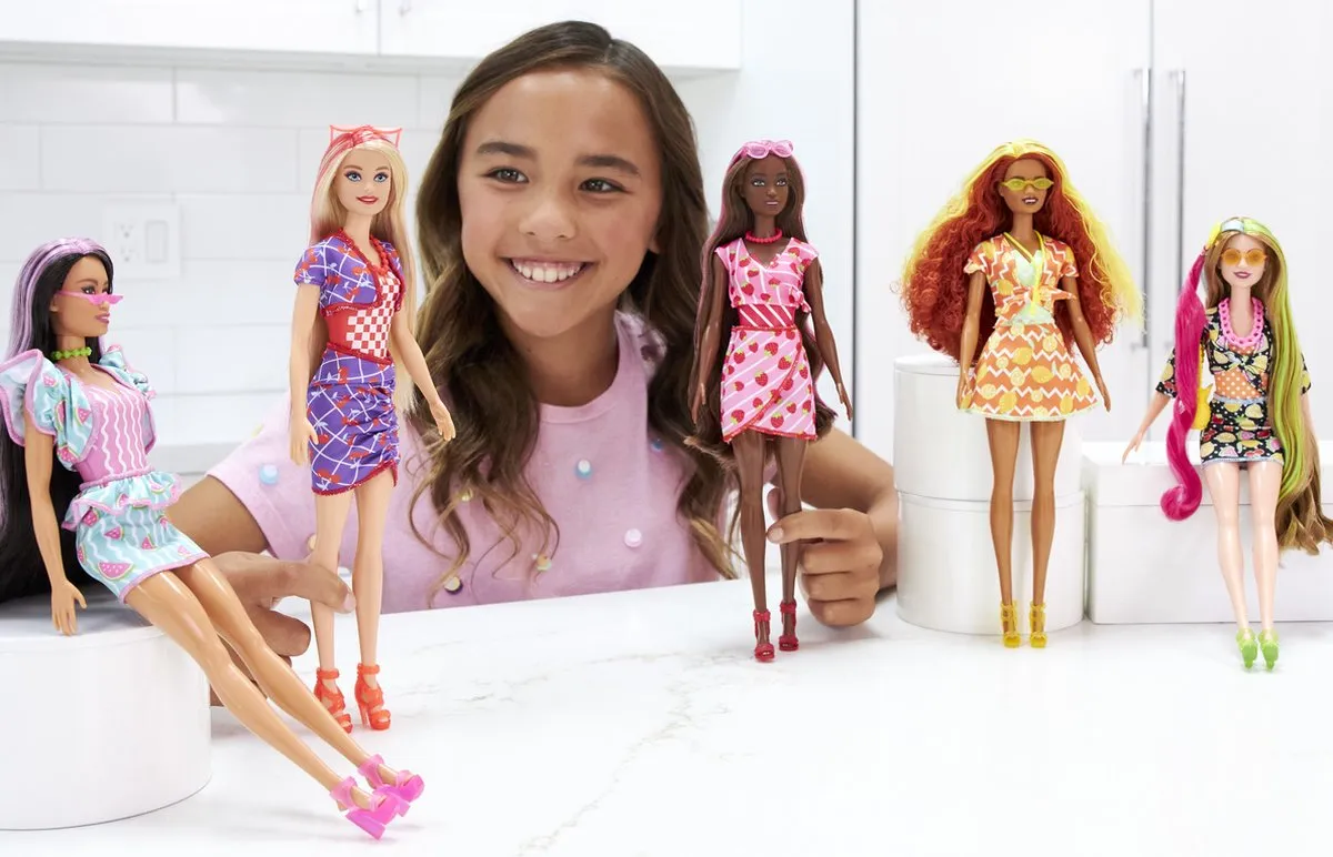 Mattel Barbie Color Reveal Zoet Fruit HLF83 - Multikleur
