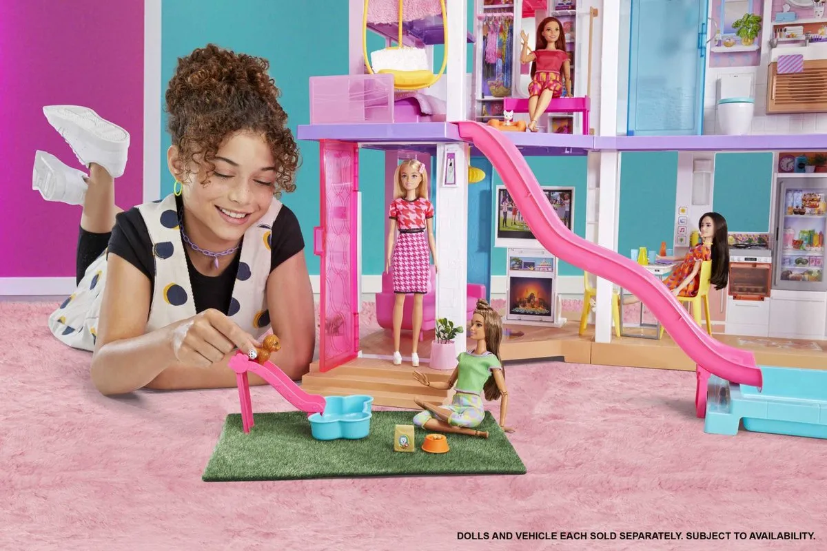 Barbie Droomhuis Poppenhuis 109cm - 3 Verdiepingen - 75 Accessoires
