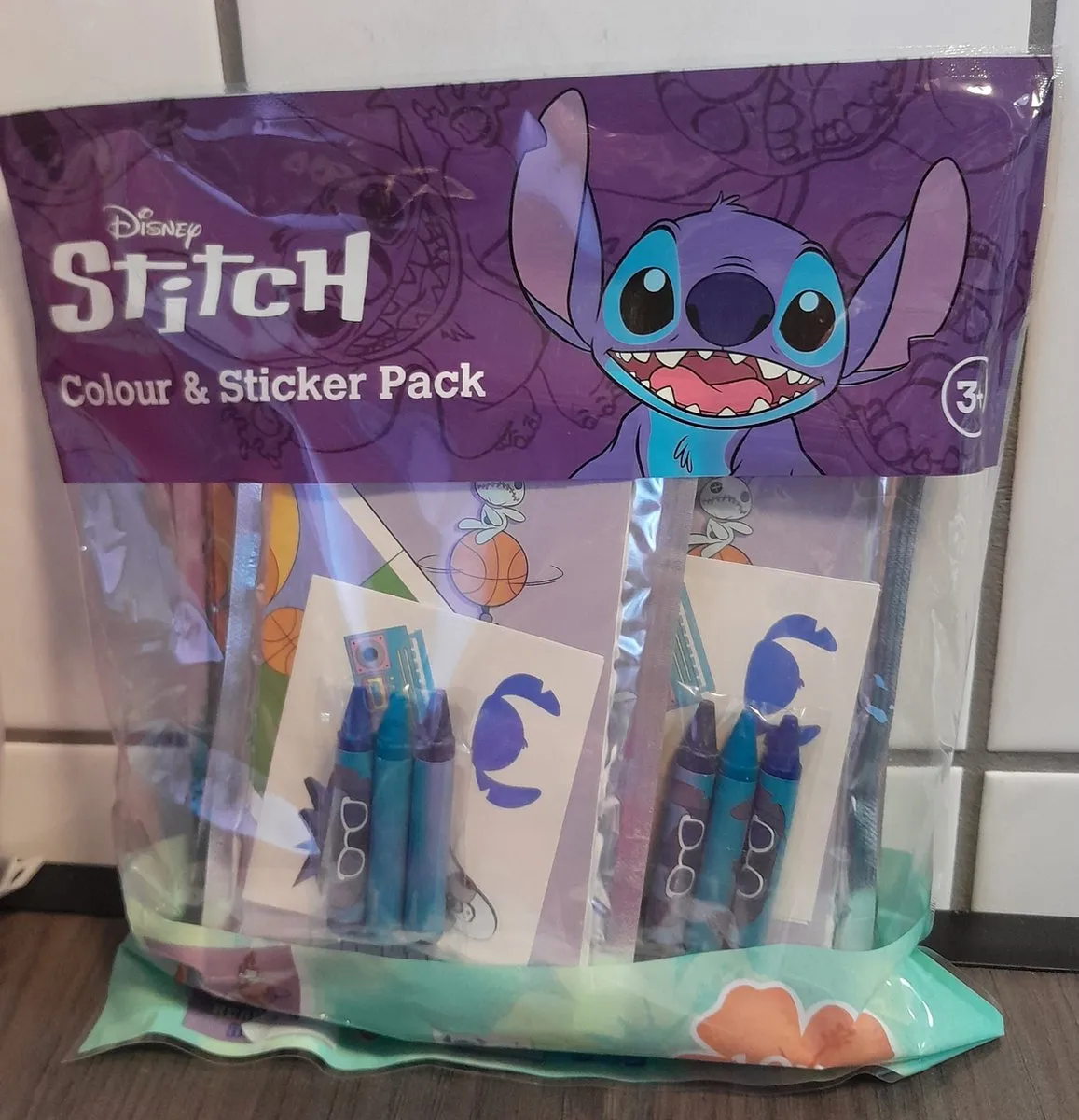 Disney Stitch Kleur- en stickerset