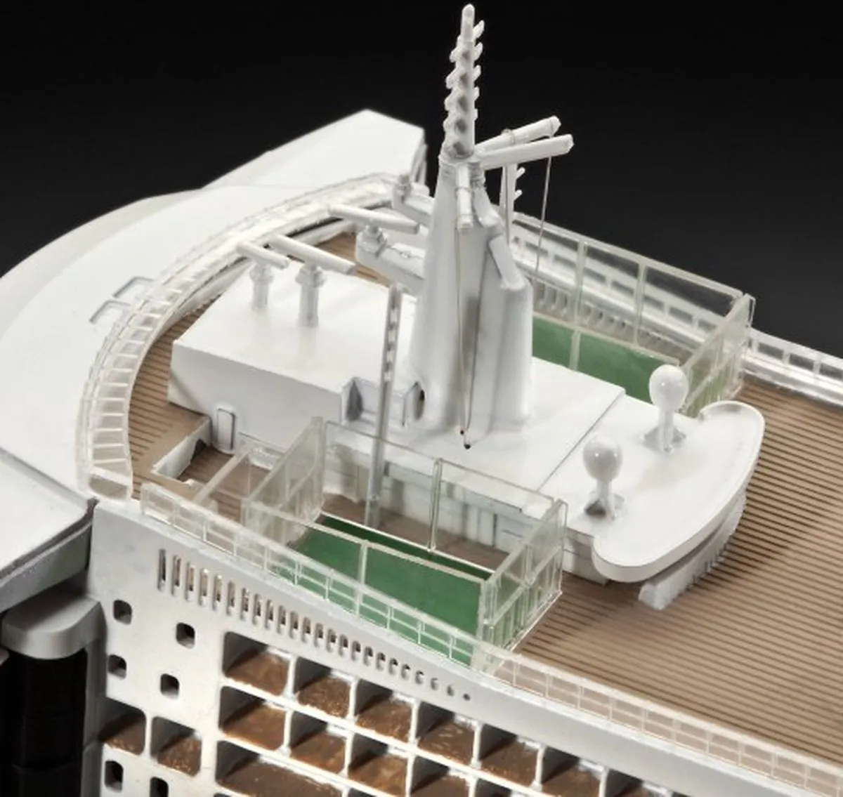 Revell 05231 Ocean Liner Queen Mary 2 Modelbouwpakket - 1:700 - Multi