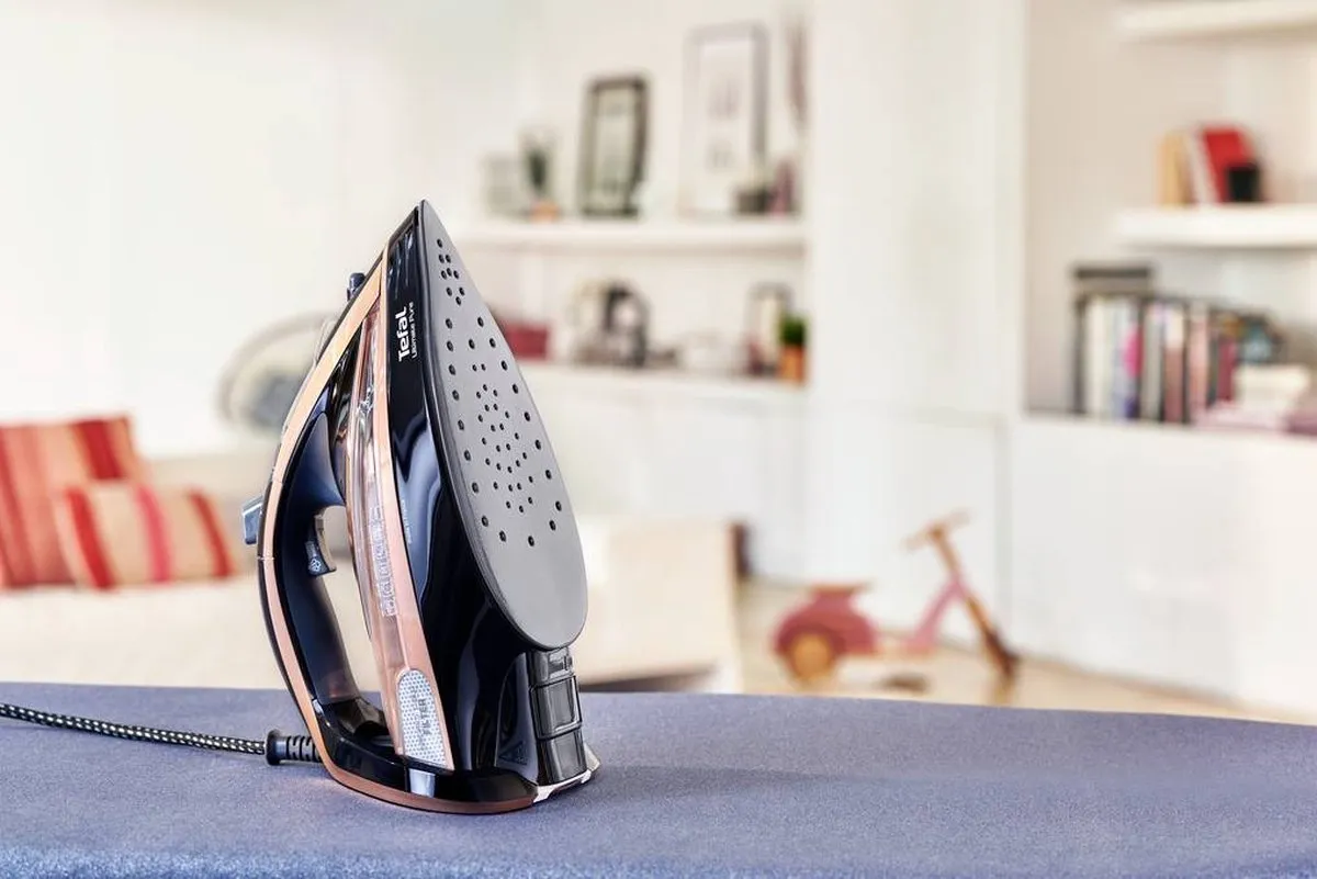 Tefal FV9865E0 Stoomstrijkijzer 3000W - Zwart/Goud