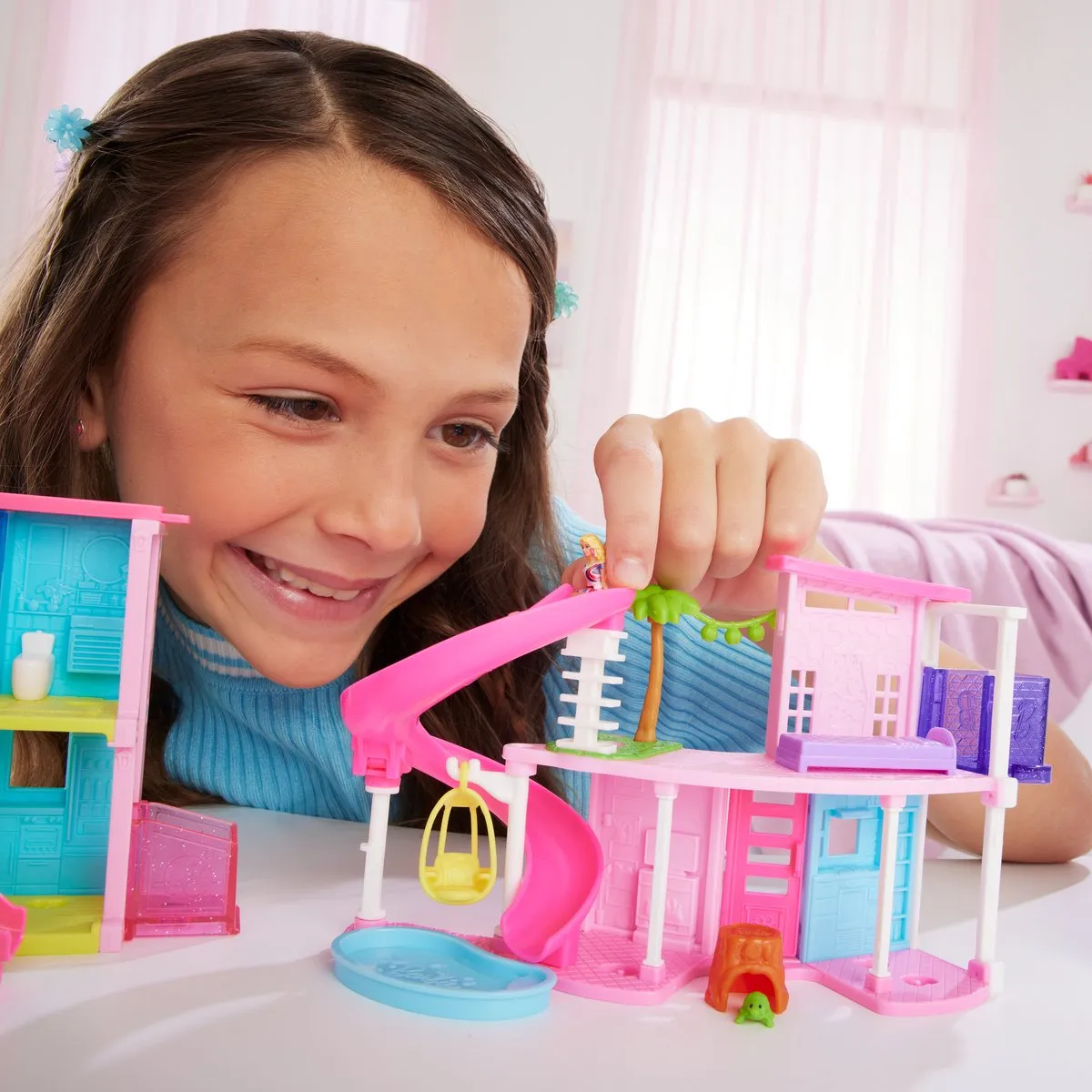 Barbie Mini BarbieLand Droomhuis HYF45 - Verschillende kleuren