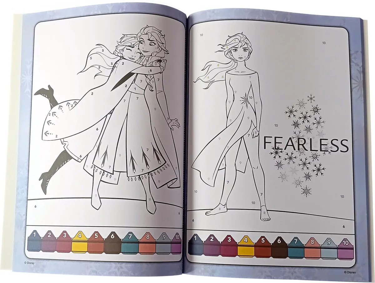 Disney Frozen Kleurboek Elsa en Anna - 32 Pagina's - 12 Kleurpotloden - Blauw