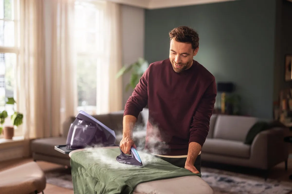 Philips PSG7050/30 Stoomstrijkijzer - 2100W - 1,8L - Violet - afbeelding 2 van 6