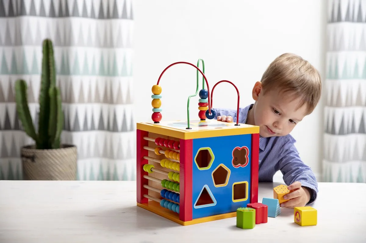 Disney Mickey Mouse Junior Activiteitenkubus 20,7cm - Multicolor