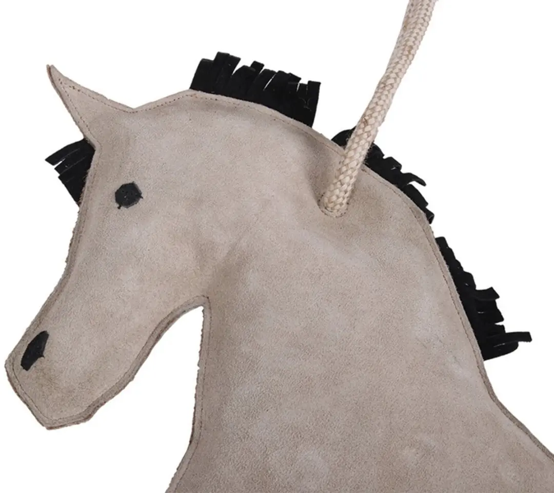 QHP Paardenspeeltje Stalmaatje Beige