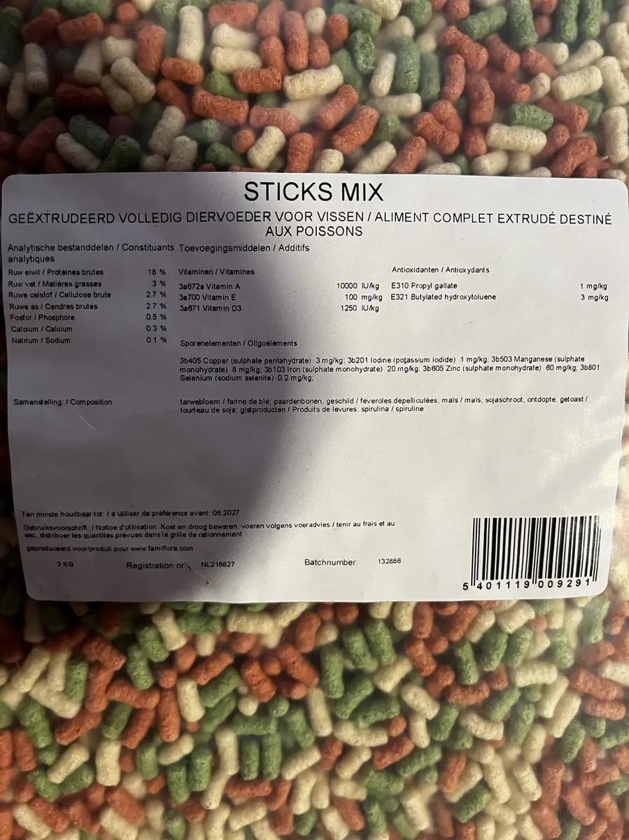 Famiflora Sticks Mix Vijvervisvoer 40L - 3kg - Met spirulina