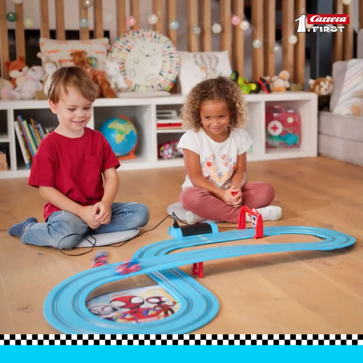 Carrera FIRST Racebaan Spiderman Spidey Amazing Friends CAR20063049 - 2,4m - 10-delig - Multicolor