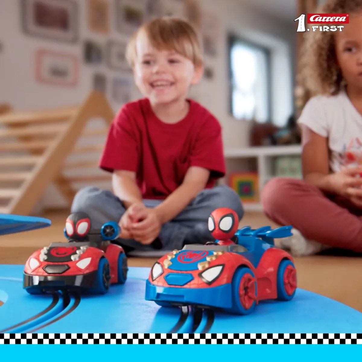 Carrera FIRST Racebaan Spiderman Spidey Amazing Friends CAR20063049 - 2,4m - 10-delig - Multicolor