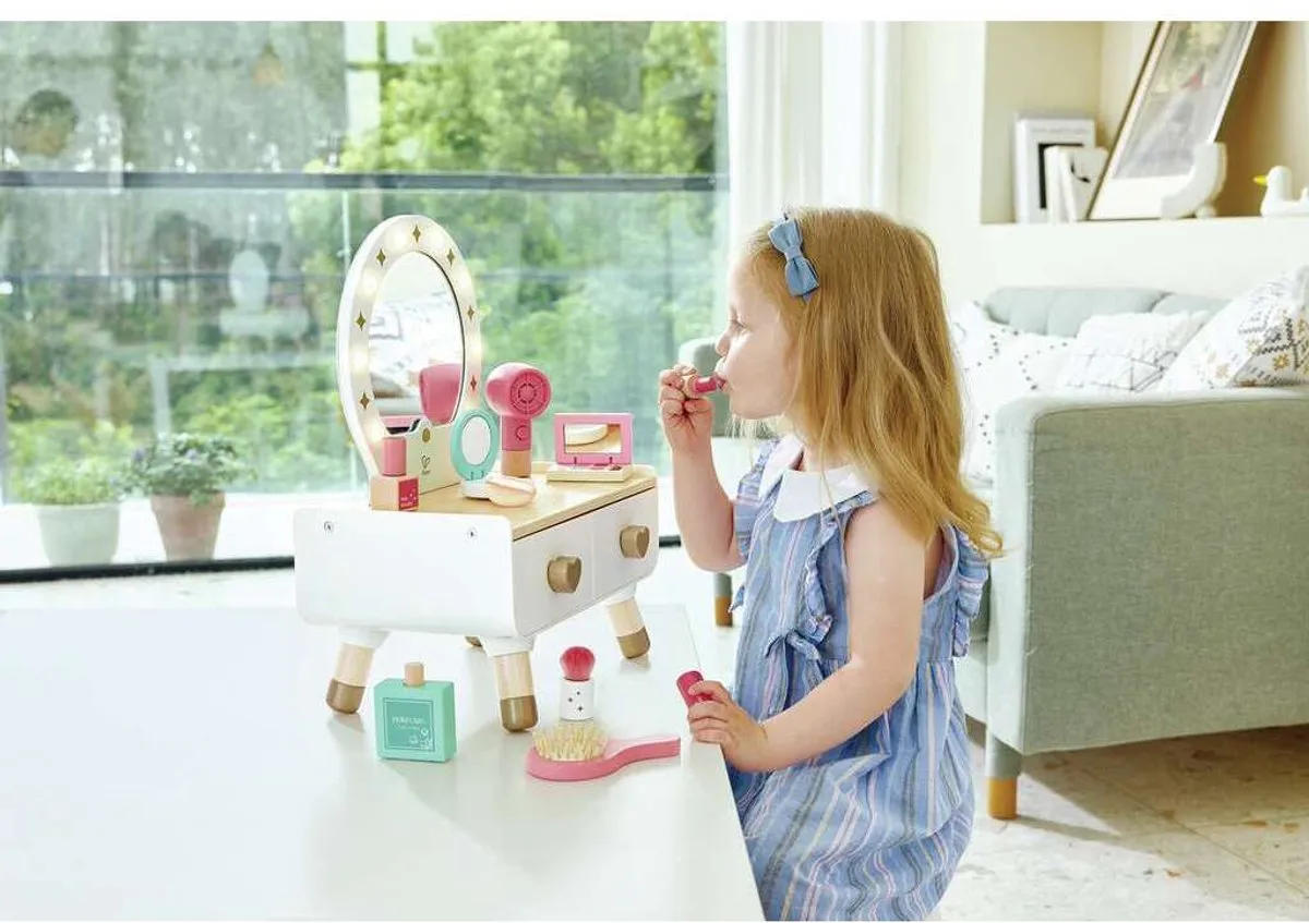 Hape Mijn Stijlvolle Kaptafel Roze - 5 Accessoires