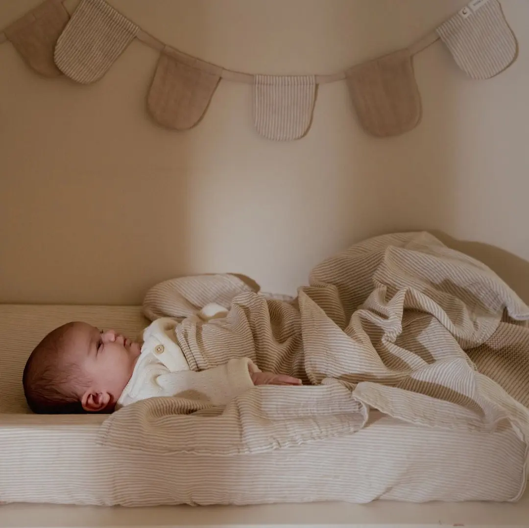 Little Dutch Swaddle Beige Streepjes 120cm - afbeelding 3 van 6