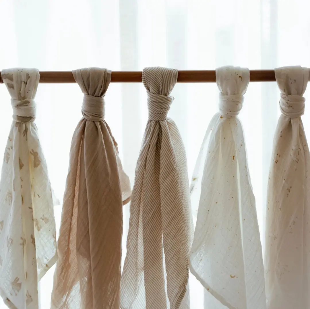 Little Dutch Swaddle Beige Streepjes 120cm - afbeelding 2 van 6