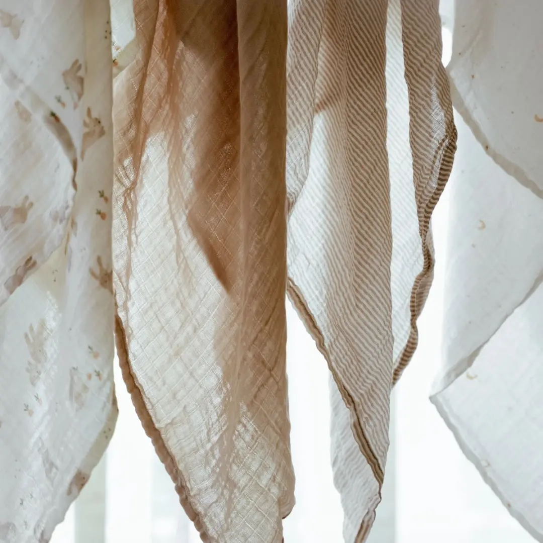 Little Dutch Swaddle Beige Streepjes 120cm - afbeelding 5 van 6