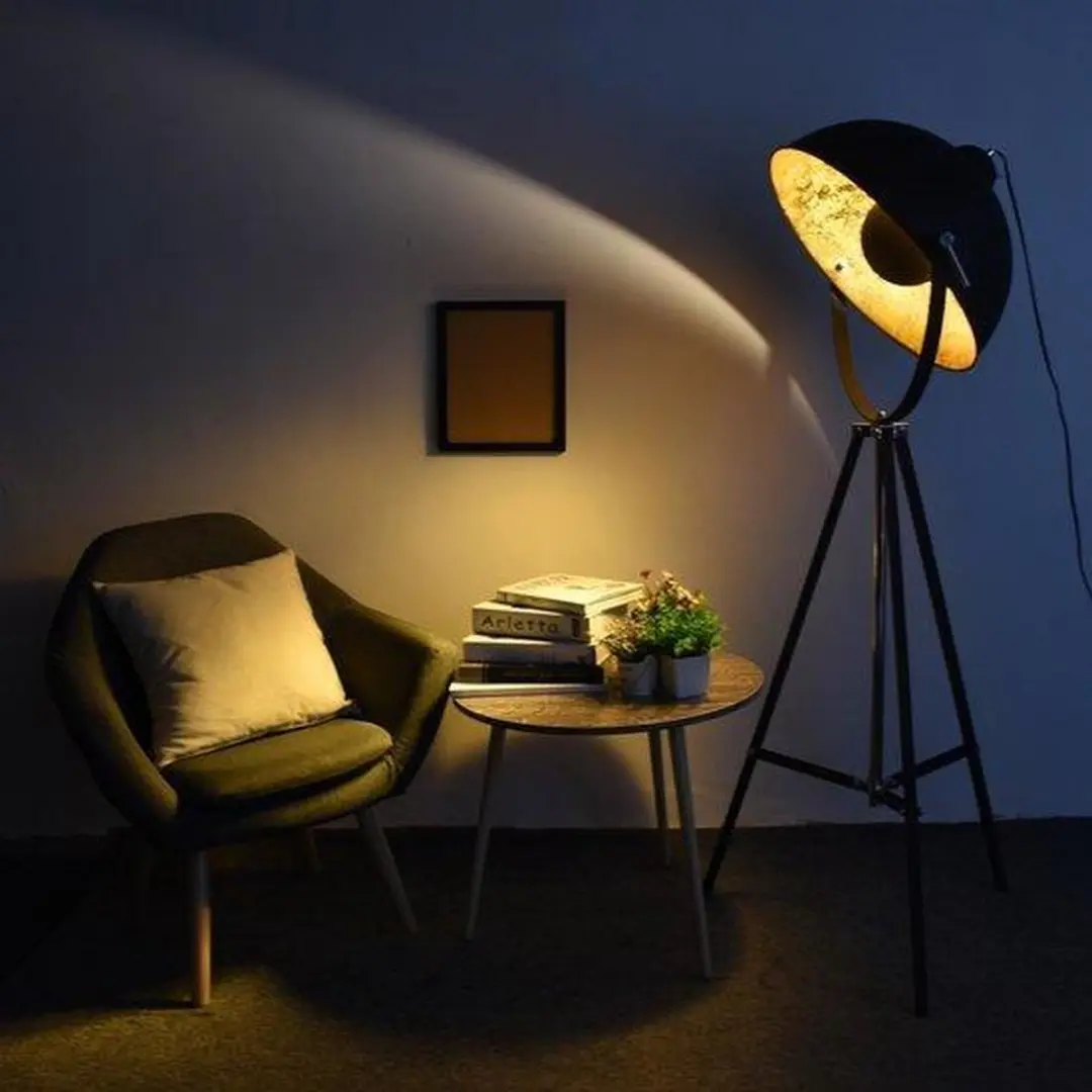 Groenovatie Nice Basic Tripod Vloerlamp - Goud/Zwart - afbeelding 4 van 6