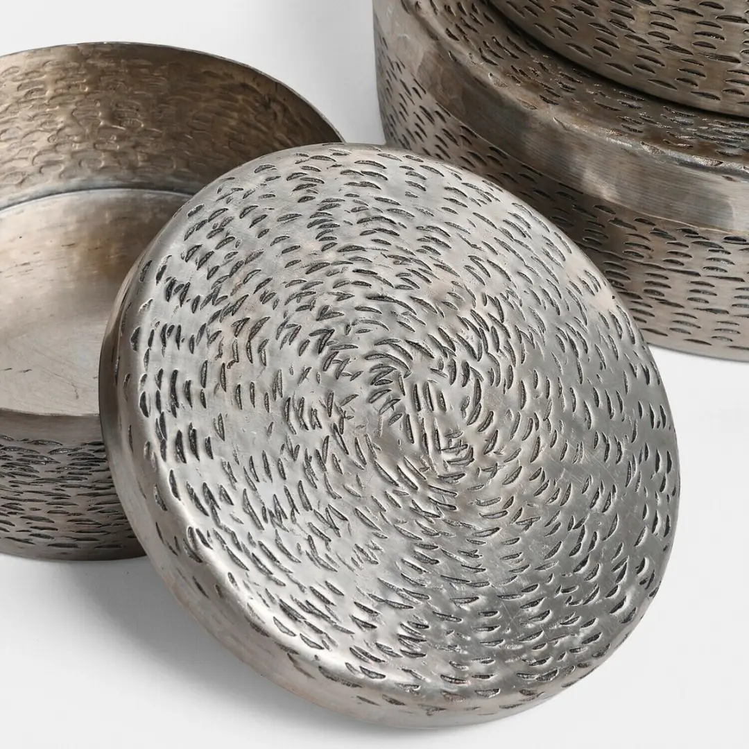 Loberon Silvaras Blikken - 4 Stuks Ø17cm Zilverkleurig - afbeelding 3 van 6