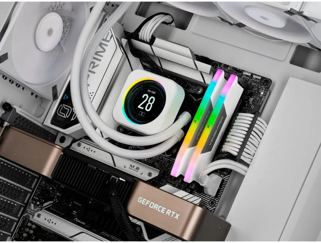 Corsair Vengeance RGB CMH32GX5M2D6000Z38W DDR5 RAM - 32GB (2x16GB) - 6000MT/s - Wit