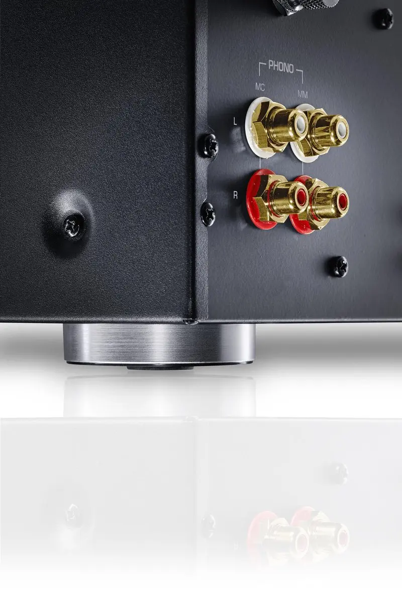 Magnat MA 900 Stereo Versterker - 200W