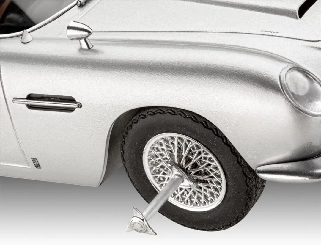 Revell James Bond Aston Martin DB5 1/24 Modelbouwkit - Zilver
