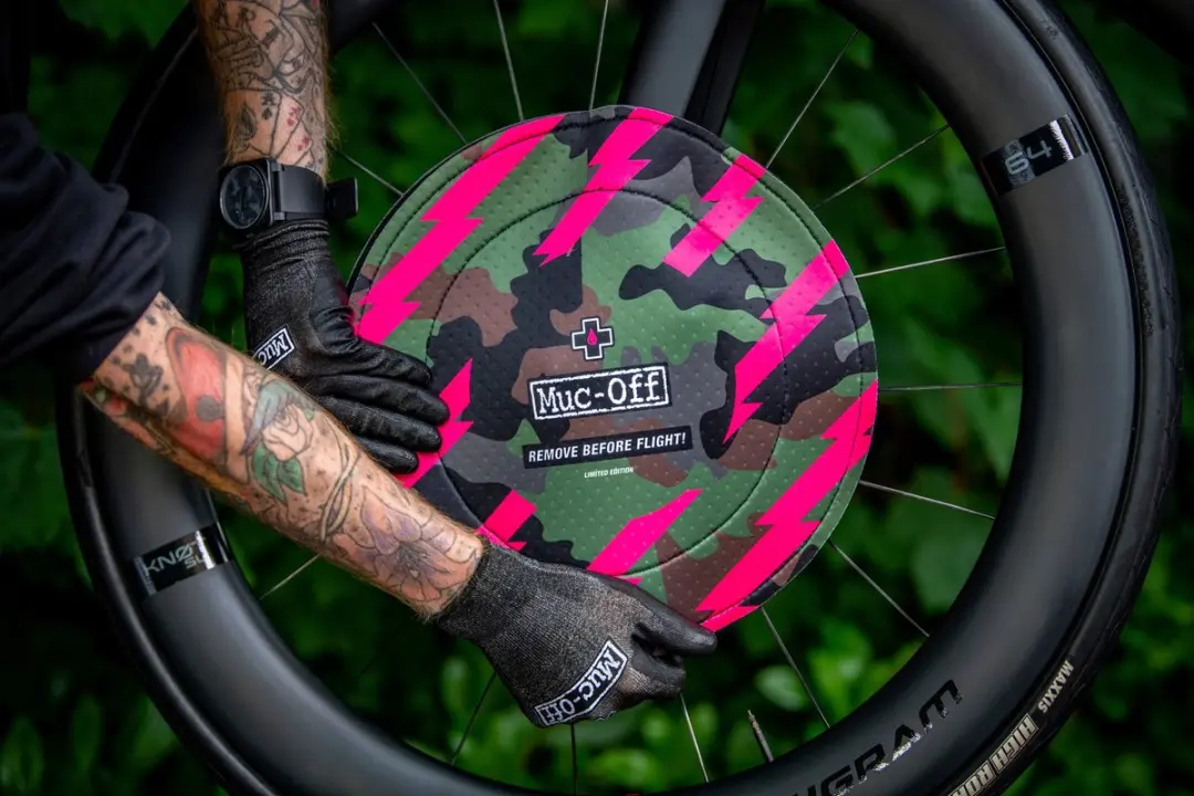 Muc-Off Schijfrem Cover 2 Stuks - Groen/Blauw Camo - afbeelding 4 van 6
