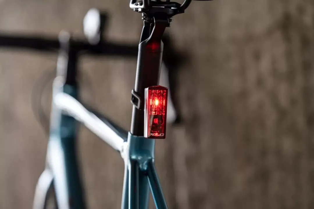 XLC Proxima Pro CL-S25 Fietsverlichtingset - 80 Lux - Zwart