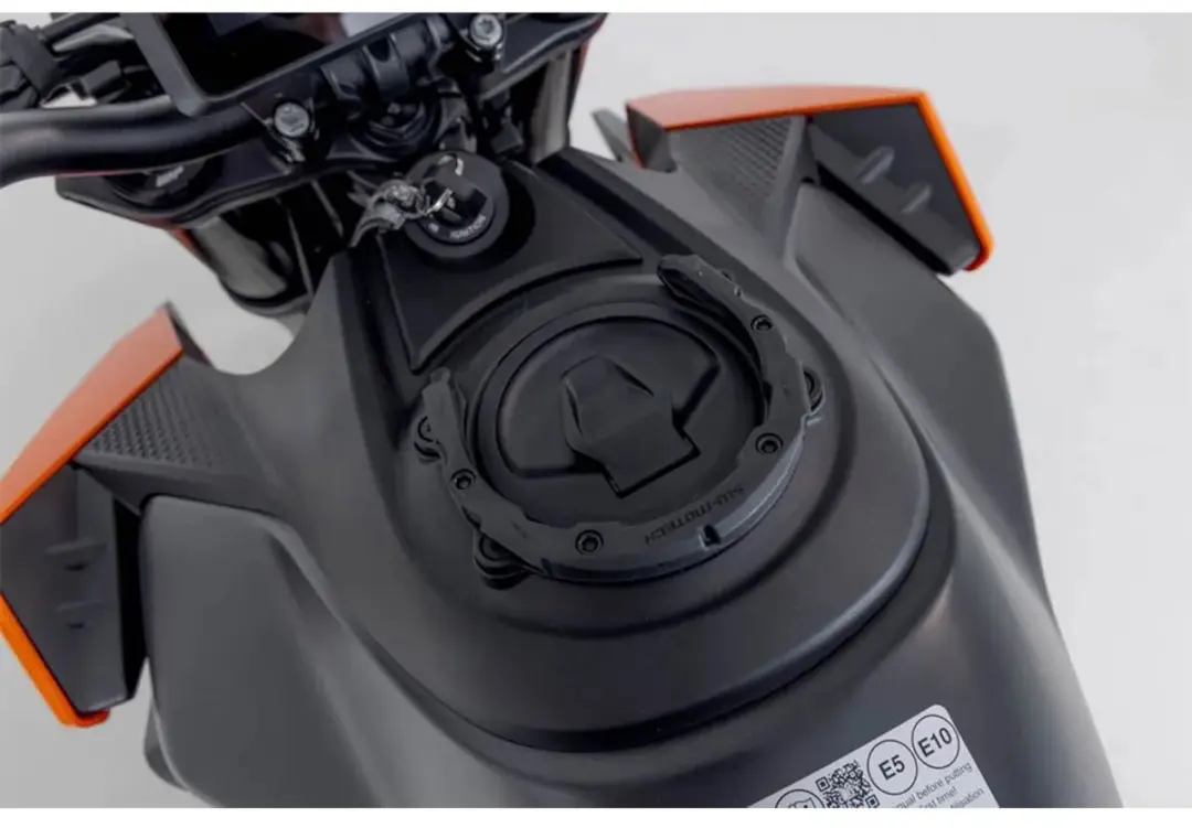 Sw-Motech Pro KTM Duke 990 ABS 2024 Brandstoftankring - Zilver - afbeelding 2 van 3