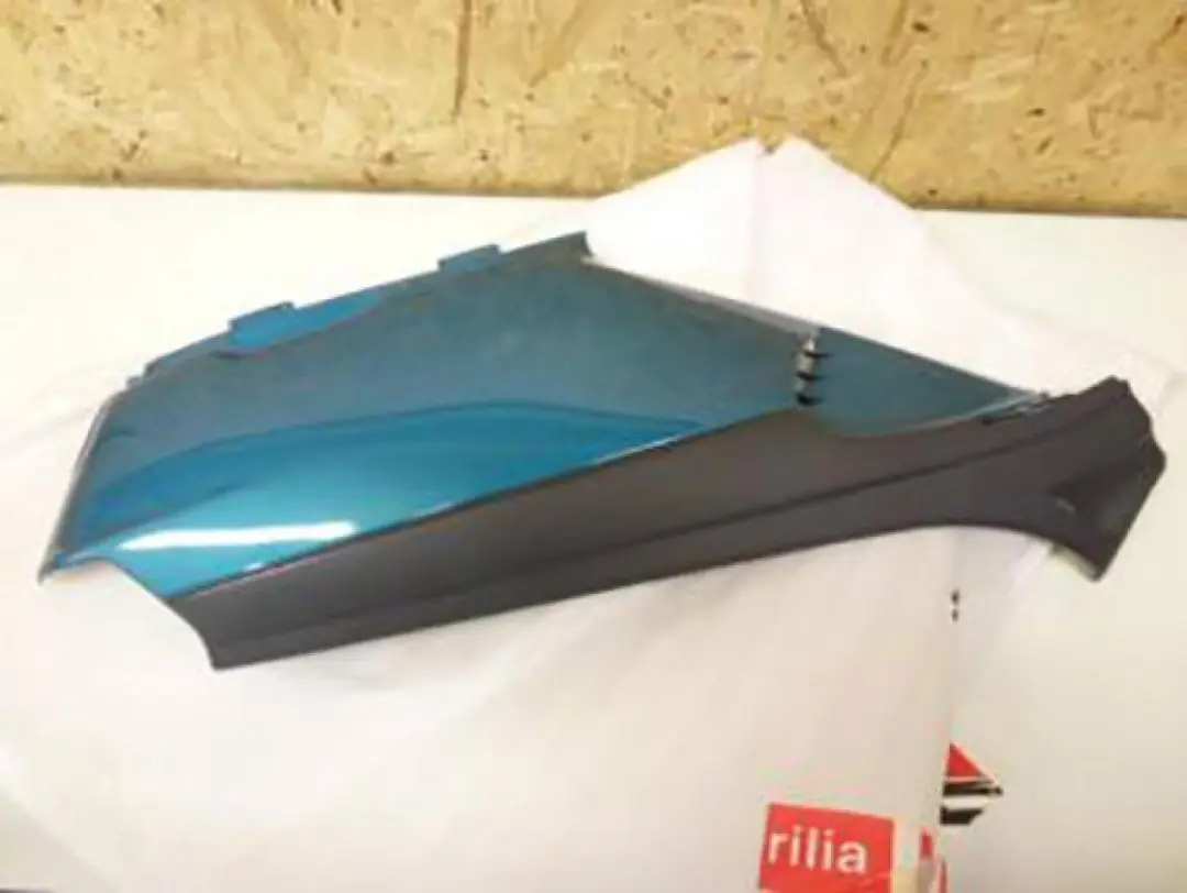 achterdeksel rechts voor scooter aprilia 50 amico lx sport cat 1992