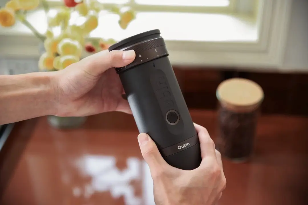 Outin Fino OTCG-01-TB Draagbare Koffiemolen - 25ml - 28 Maalgraadinstellingen