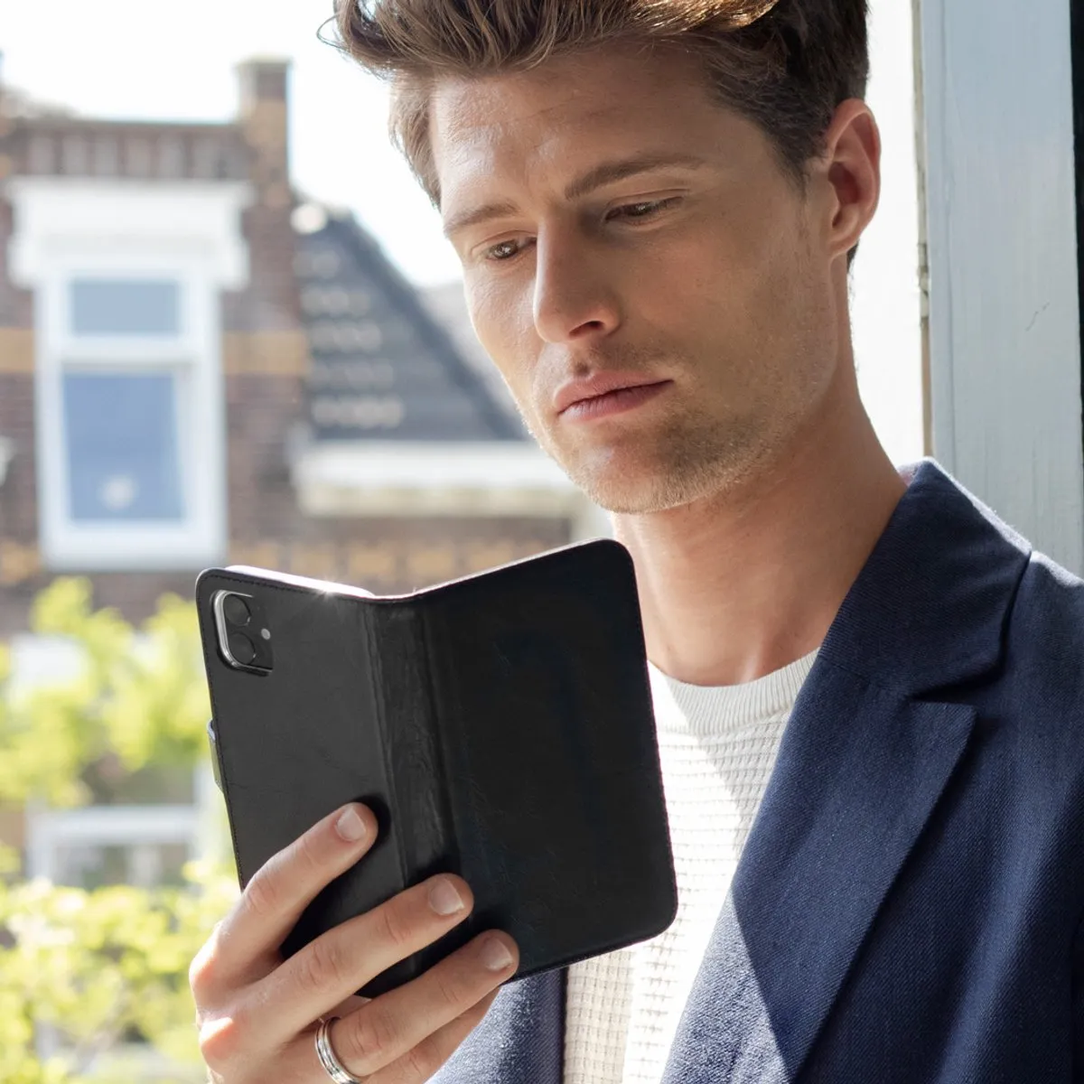 Selencia Hoesje Huawei P30 Echt Lederen Bookcase - 3 Pasjes - Zwart