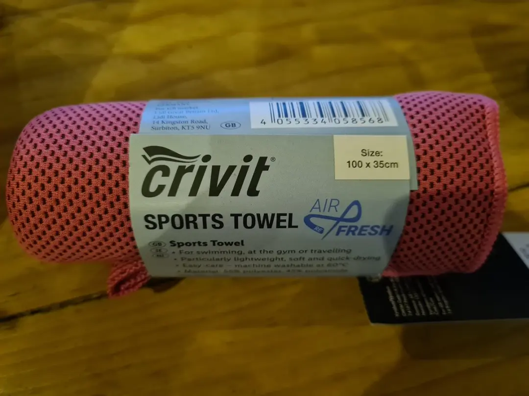Crivit Sport handdoek roze 100 x 35 cm