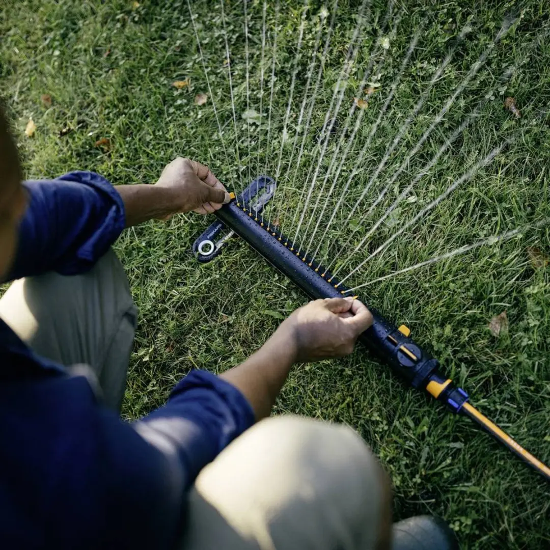 Fiskars X-Series Zwenksproeier 340m² - afbeelding 4 van 6
