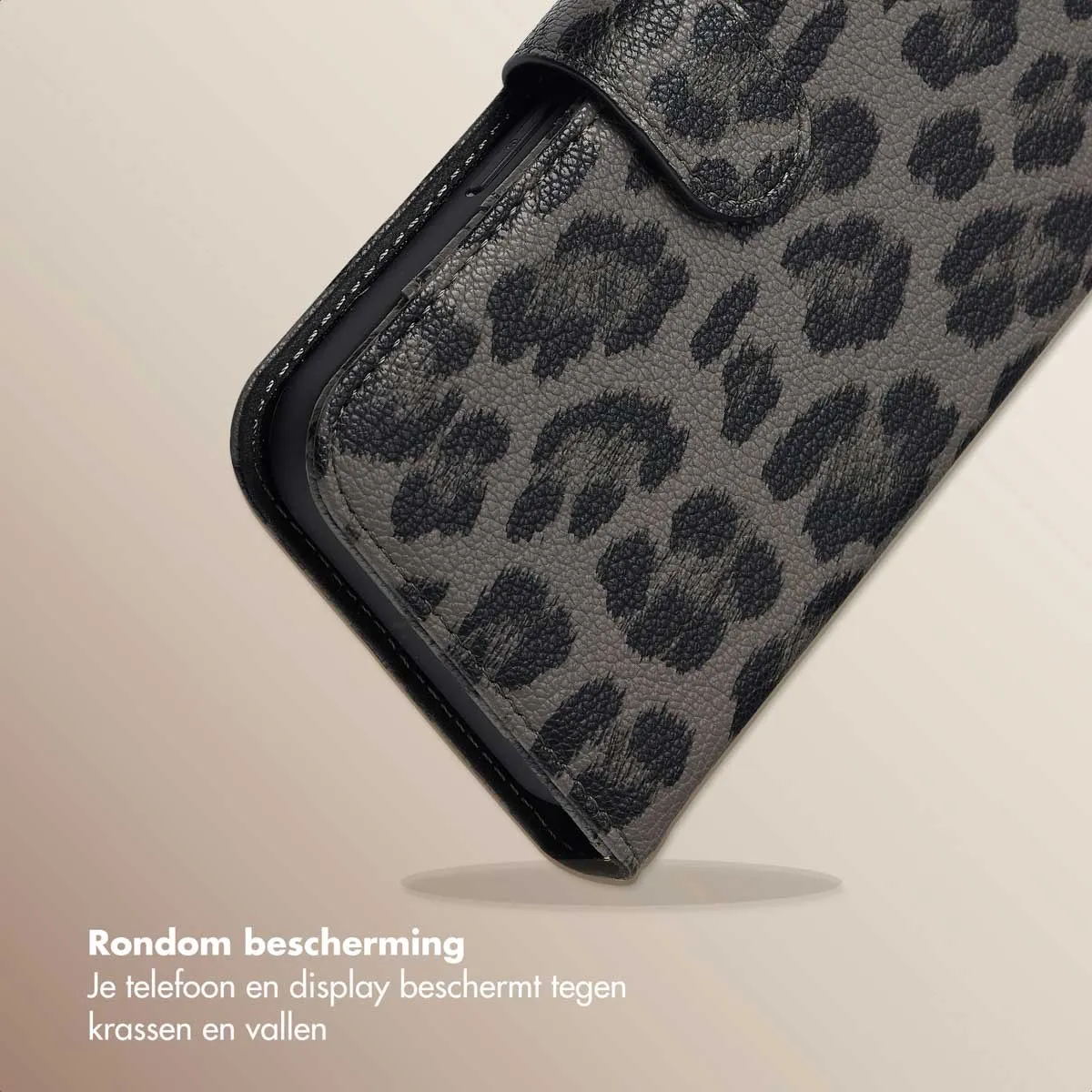 Selencia Hoesje iPhone 15 - Sabi Bookcase Panterprint - Zwart