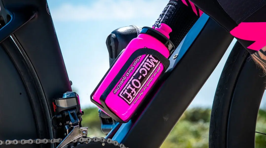 Muc-Off Custom Fly Bidon Roze 550ml - afbeelding 4 van 4