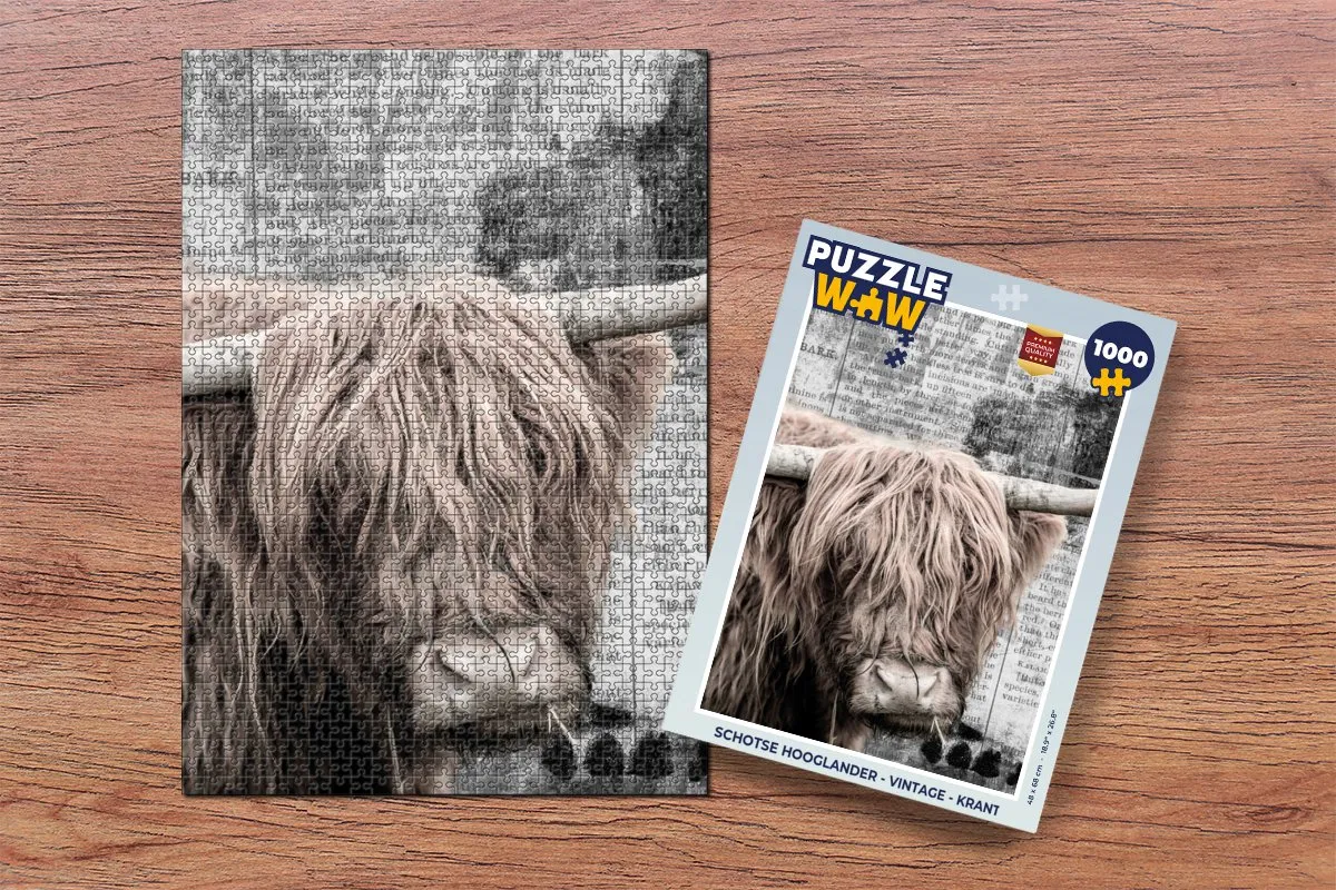 PuzzleWow Schotse Hooglander Legpuzzel 1000 Stuks - Vintage Krant Multicolor