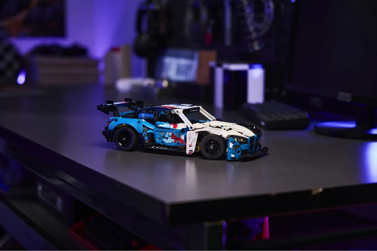 LEGO Technic BMW M4 GT3 EVO 42226 - 747 Stukken - Multicolor