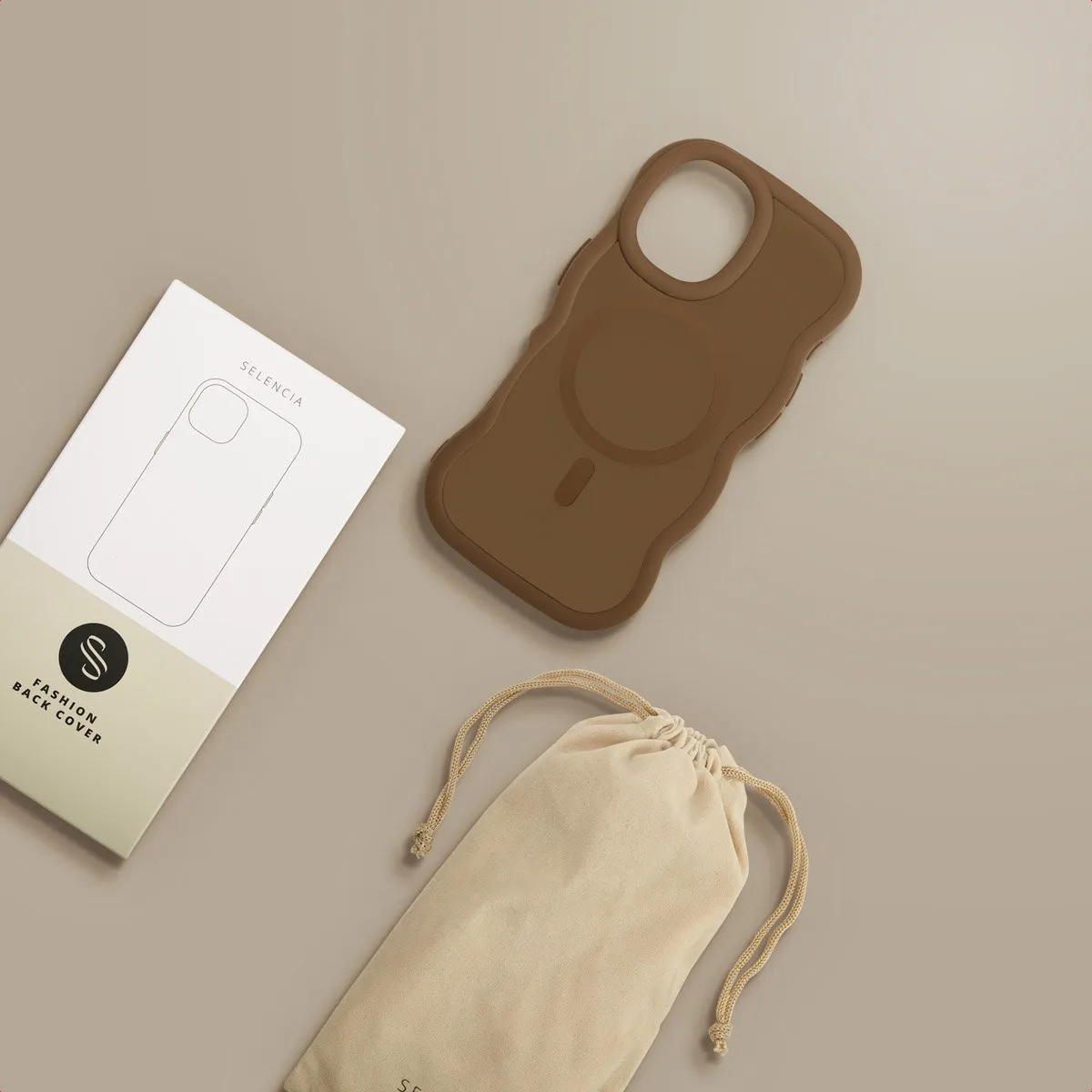 Selencia Wavy Case iPhone 17 - Mocha Brown