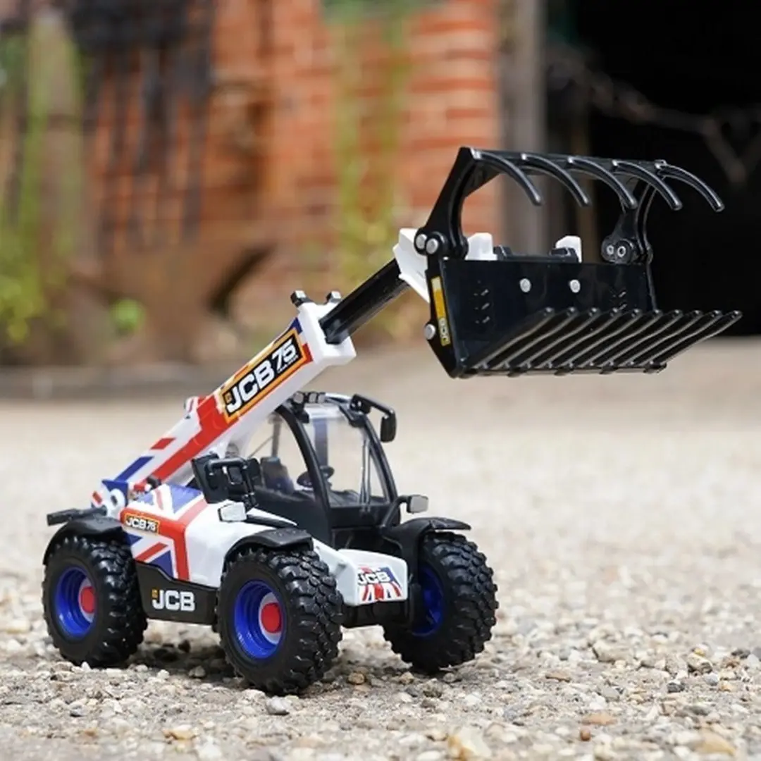 Britains JCB Union Jack AgriPro Verreiker 1:32