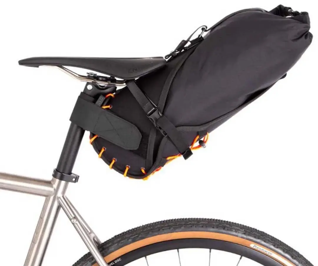 Restrap Zadeltas 8L - 8 Liter - Black/Orange - afbeelding 4 van 6