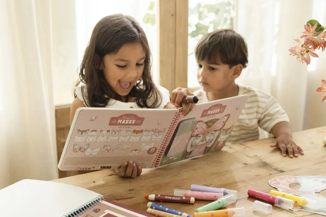 Little Dutch Knutselboek Rosa & Friends Maskers Maken - 30 Pagina's - afbeelding 4 van 6