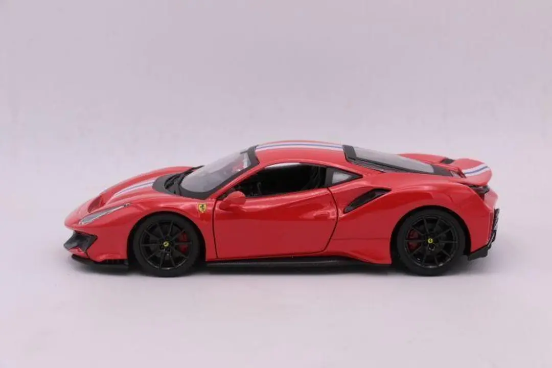 Bburago Ferrari 488 Pista 1:24 Auto