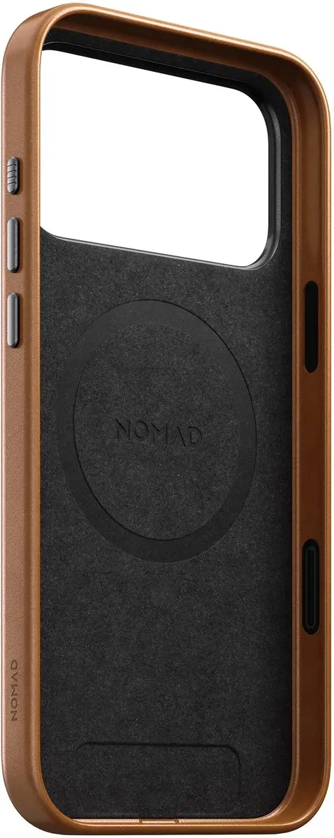 Nomad Traditional Lederen Hoesje iPhone 17 Pro Max – Compatibel met MagSafe – Verhoogde Aluminium Cameraring – Gemaakt met 50% Gerecycled Polycarbonaat - Bruin
