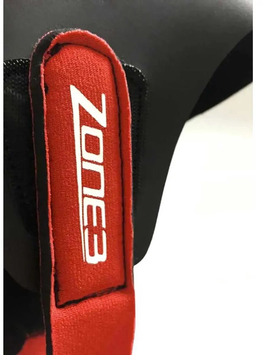 Zone3 NA18UNSC108 Neopreen Cap - Rood/Zwart XS